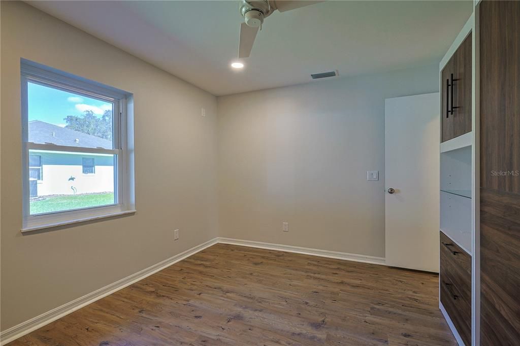 For Sale: $410,000 (3 beds, 2 baths, 1920 Square Feet)