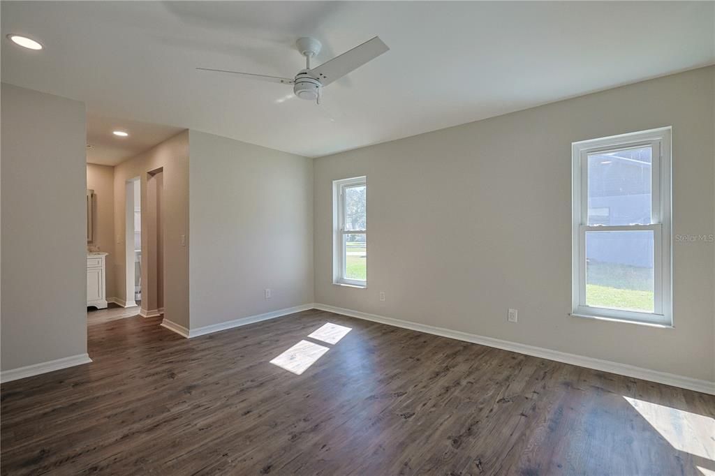 For Sale: $410,000 (3 beds, 2 baths, 1920 Square Feet)