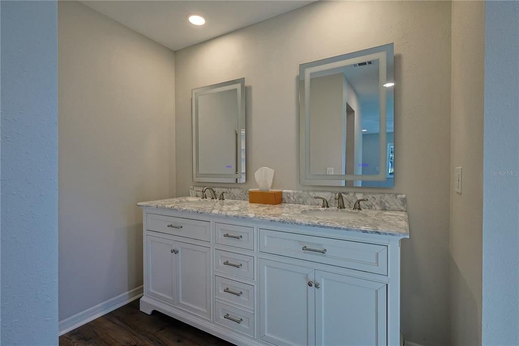 For Sale: $410,000 (3 beds, 2 baths, 1920 Square Feet)