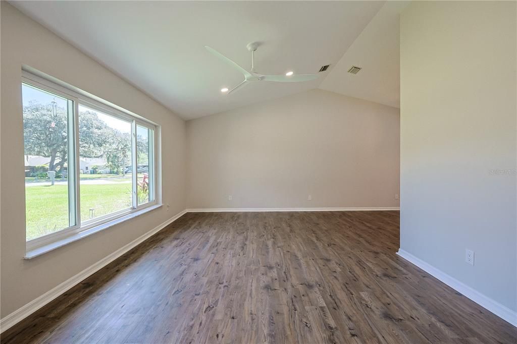 For Sale: $410,000 (3 beds, 2 baths, 1920 Square Feet)