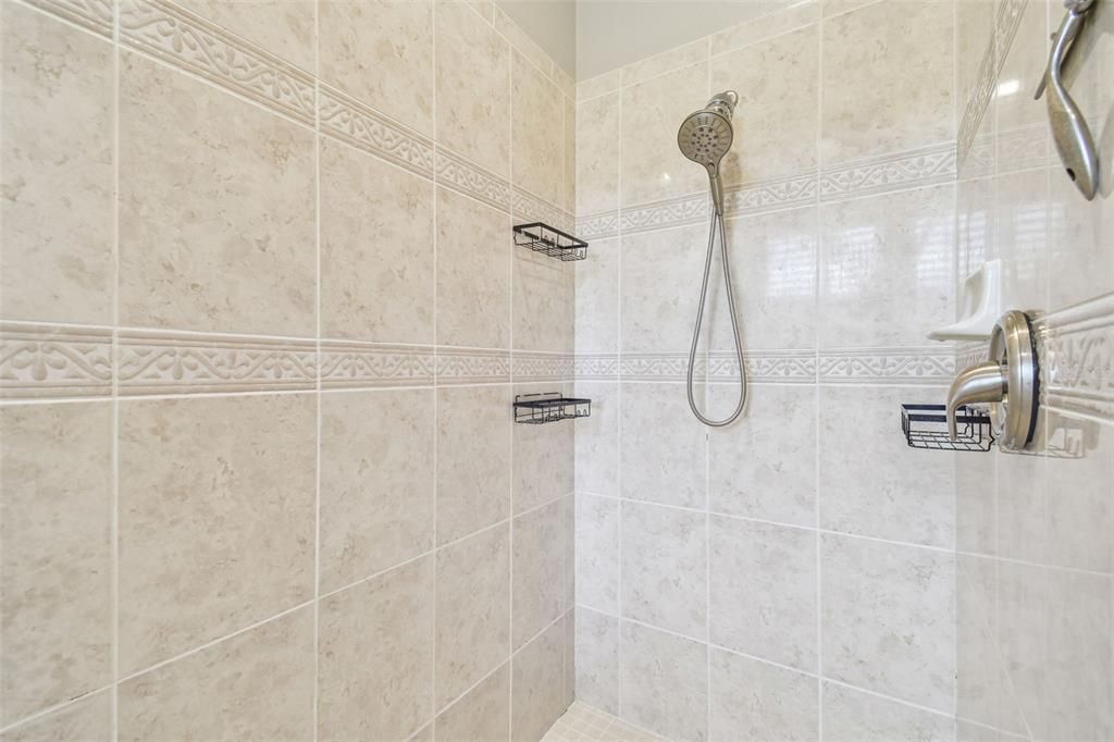 Под контрактом: $755,000 (3 спален, 2 ванн, 2078 Квадратных фут)