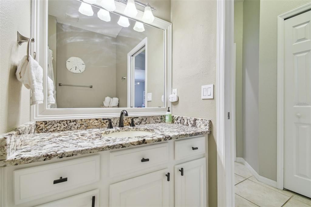 Под контрактом: $755,000 (3 спален, 2 ванн, 2078 Квадратных фут)