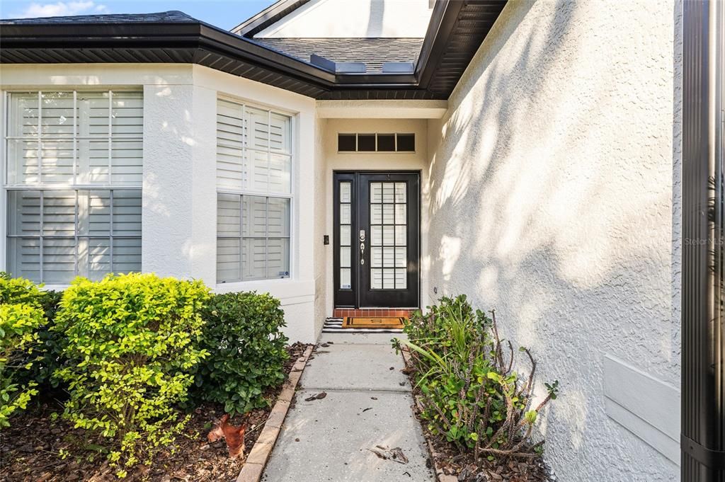 Под контрактом: $755,000 (3 спален, 2 ванн, 2078 Квадратных фут)