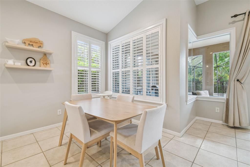 Под контрактом: $755,000 (3 спален, 2 ванн, 2078 Квадратных фут)