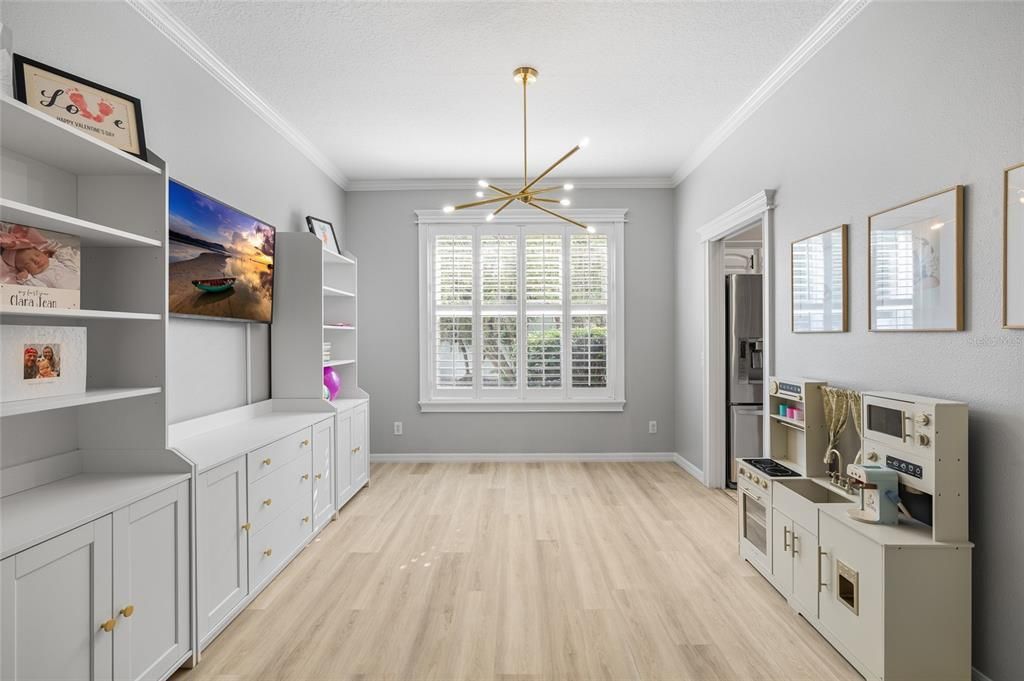 Под контрактом: $755,000 (3 спален, 2 ванн, 2078 Квадратных фут)