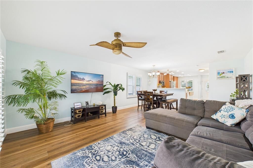 En Venta: $360,000 (2 camas, 2 baños, 1344 Pies cuadrados)