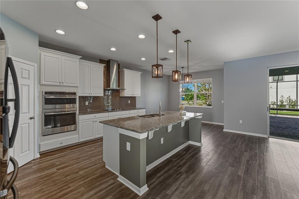 For Sale: $599,000 (5 beds, 3 baths, 3292 Square Feet)