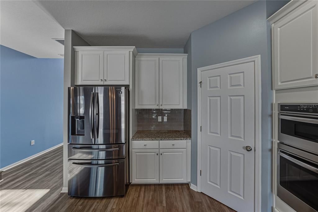 For Sale: $599,000 (5 beds, 3 baths, 3292 Square Feet)