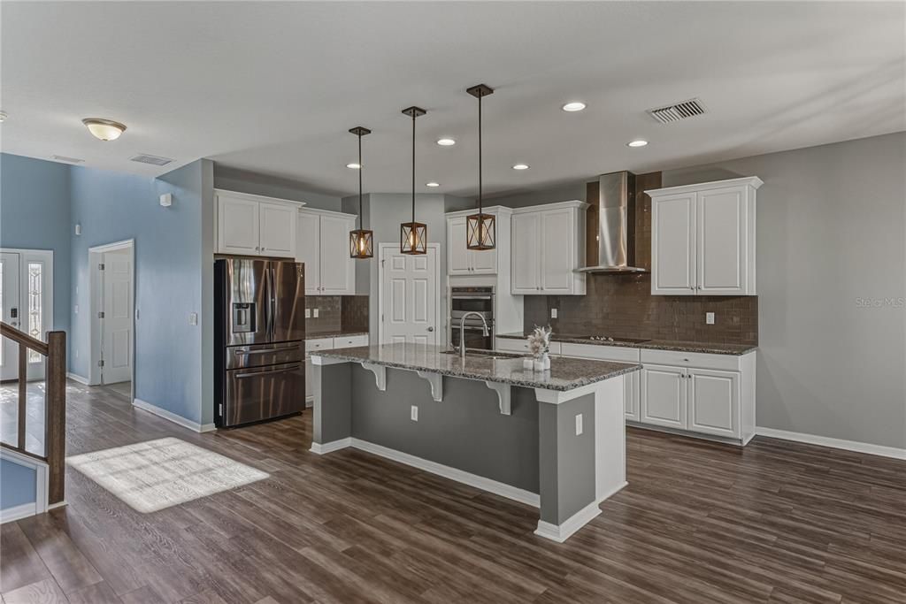 For Sale: $599,000 (5 beds, 3 baths, 3292 Square Feet)