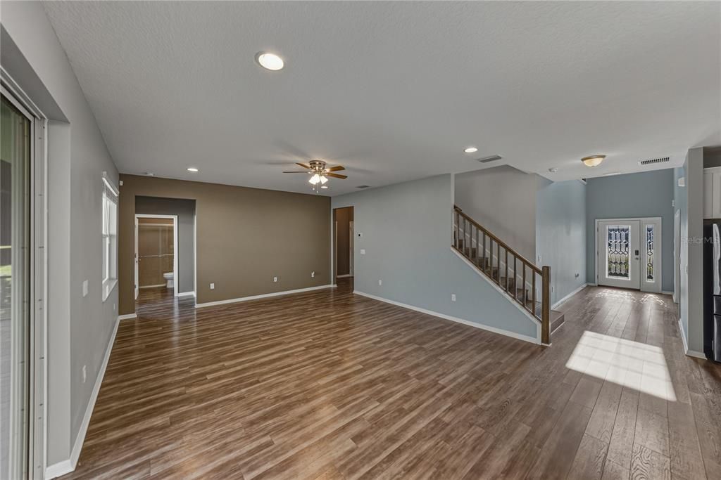 For Sale: $599,000 (5 beds, 3 baths, 3292 Square Feet)