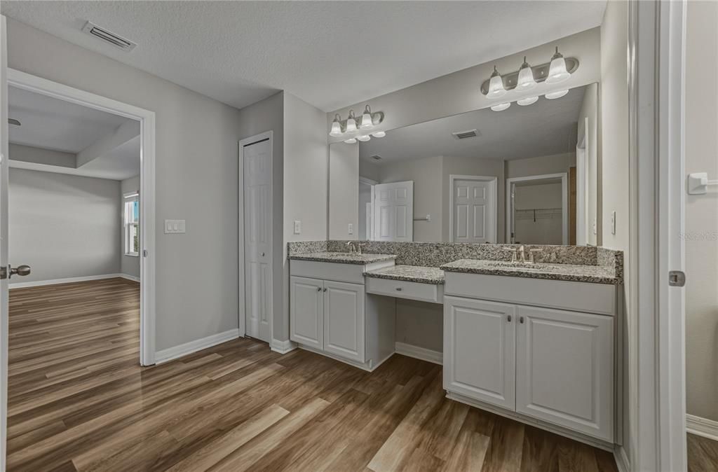 For Sale: $599,000 (5 beds, 3 baths, 3292 Square Feet)