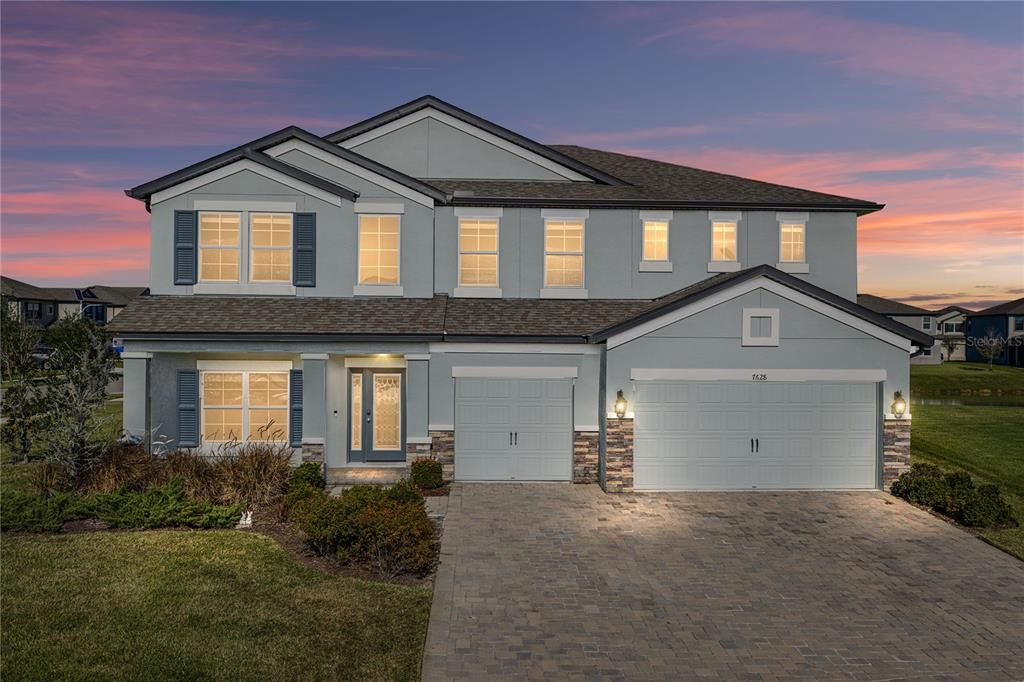 For Sale: $599,000 (5 beds, 3 baths, 3292 Square Feet)