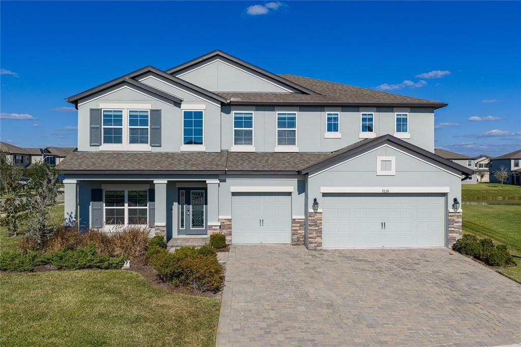 For Sale: $599,000 (5 beds, 3 baths, 3292 Square Feet)