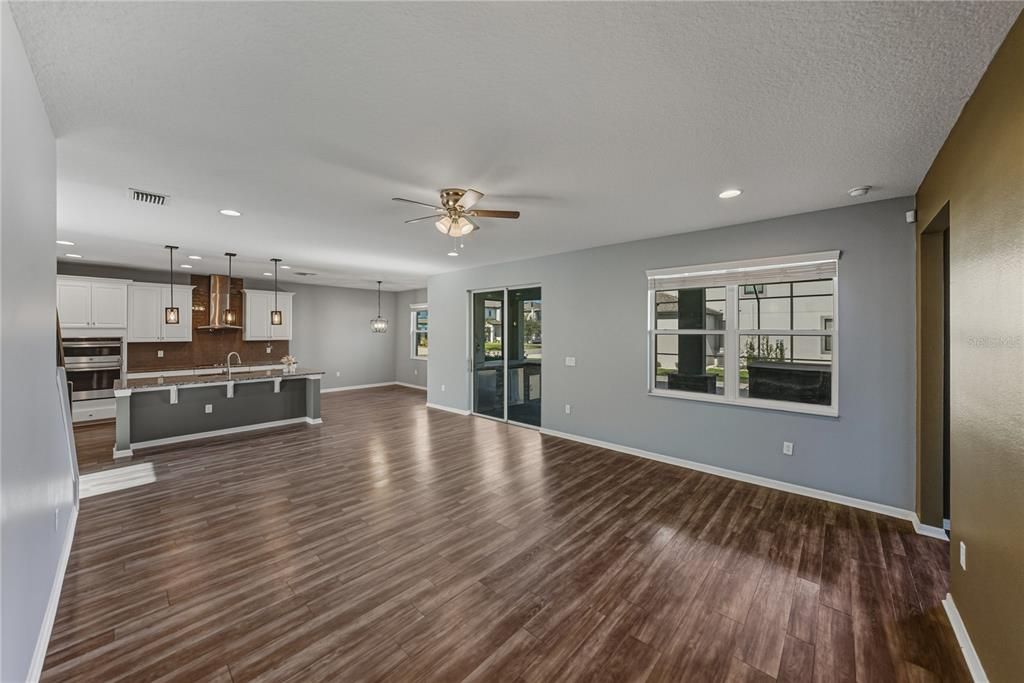 For Sale: $599,000 (5 beds, 3 baths, 3292 Square Feet)