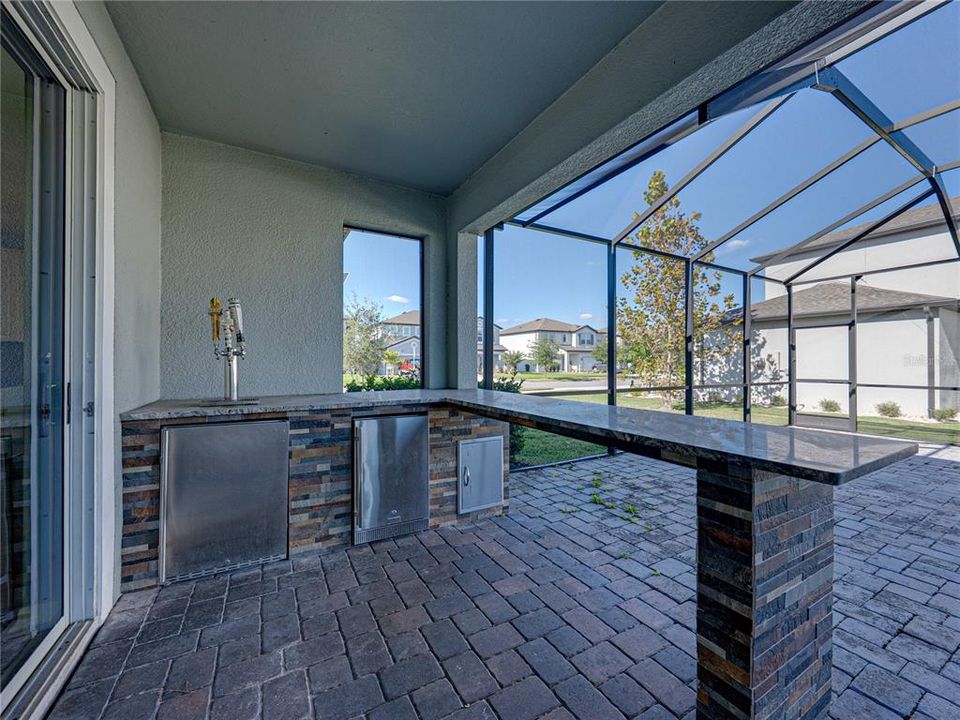 For Sale: $599,000 (5 beds, 3 baths, 3292 Square Feet)