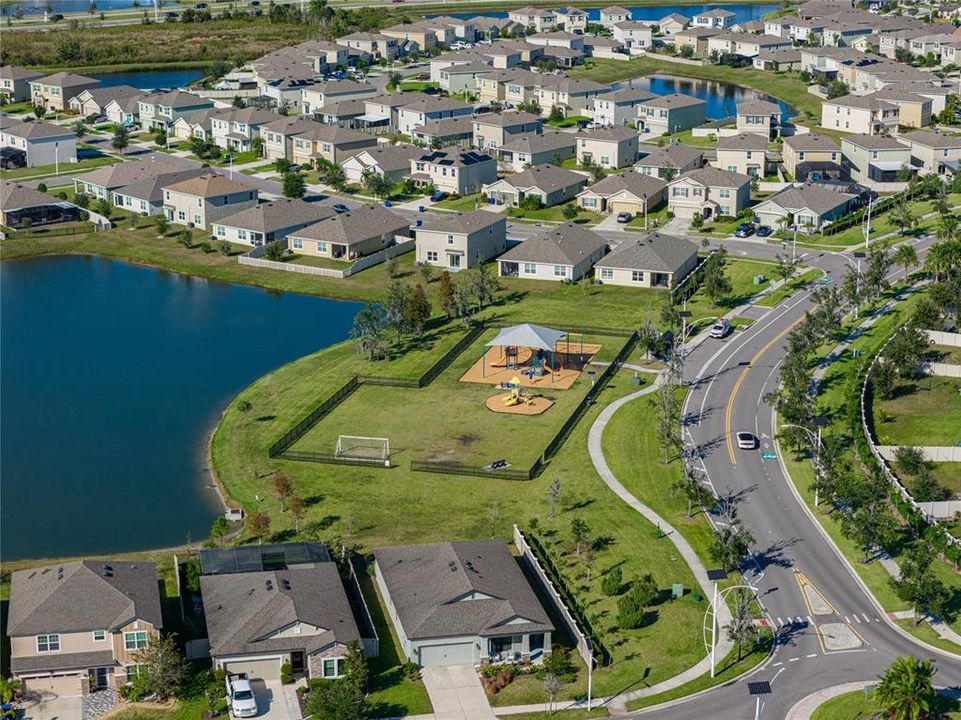 For Sale: $599,000 (5 beds, 3 baths, 3292 Square Feet)