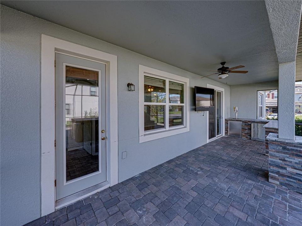 For Sale: $599,000 (5 beds, 3 baths, 3292 Square Feet)