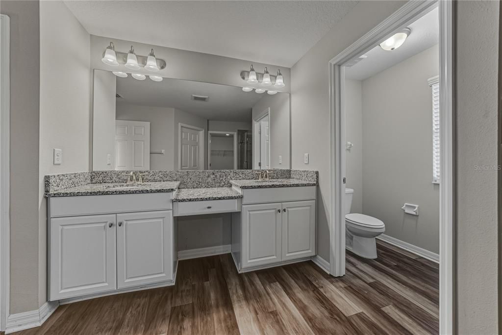 For Sale: $599,000 (5 beds, 3 baths, 3292 Square Feet)