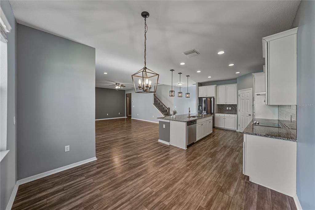 For Sale: $599,000 (5 beds, 3 baths, 3292 Square Feet)