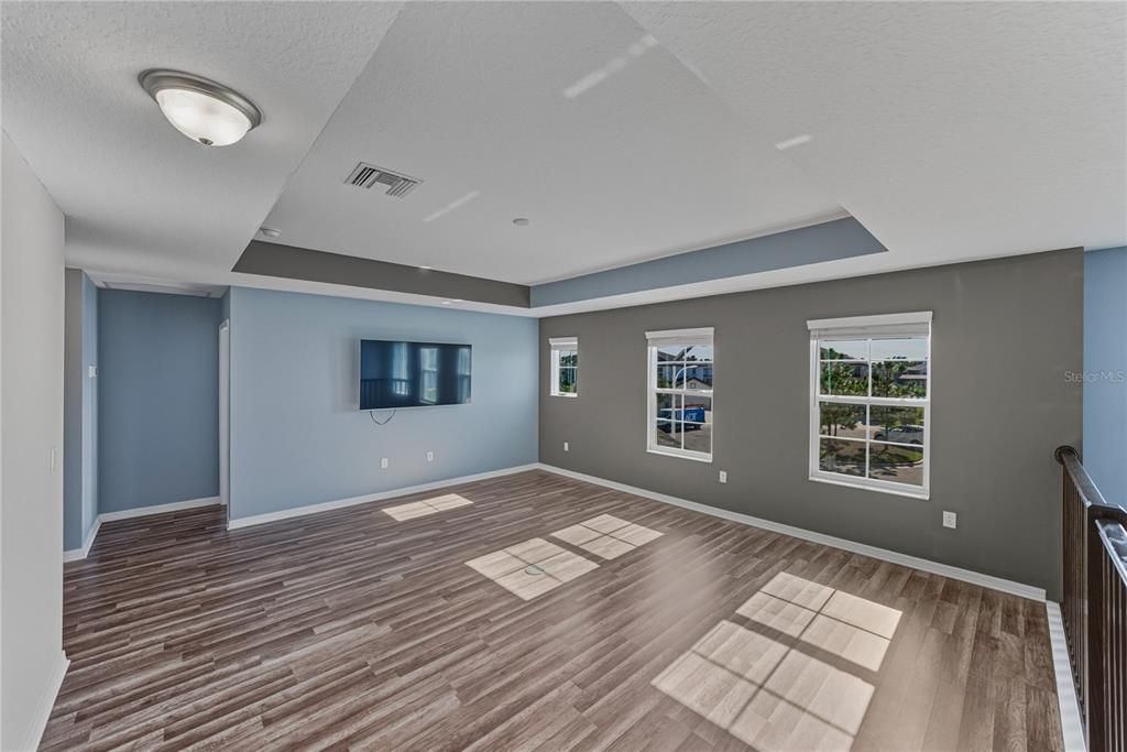 For Sale: $599,000 (5 beds, 3 baths, 3292 Square Feet)