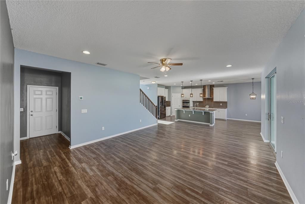 For Sale: $599,000 (5 beds, 3 baths, 3292 Square Feet)