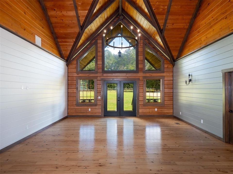 For Sale: $2,495,000 (3 beds, 3 baths, 2570 Square Feet)