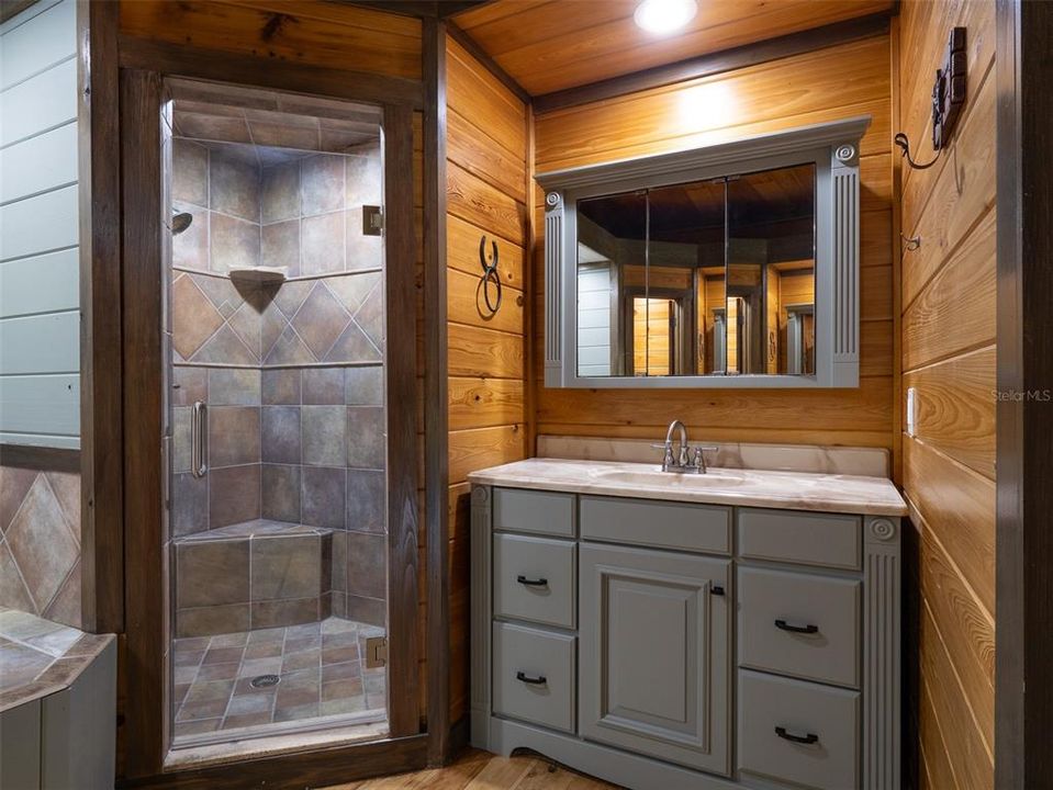 For Sale: $2,495,000 (3 beds, 3 baths, 2570 Square Feet)