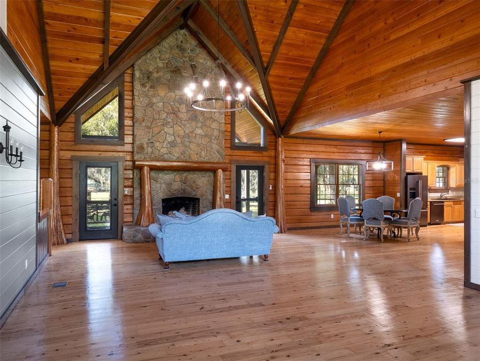 For Sale: $2,495,000 (3 beds, 3 baths, 2570 Square Feet)