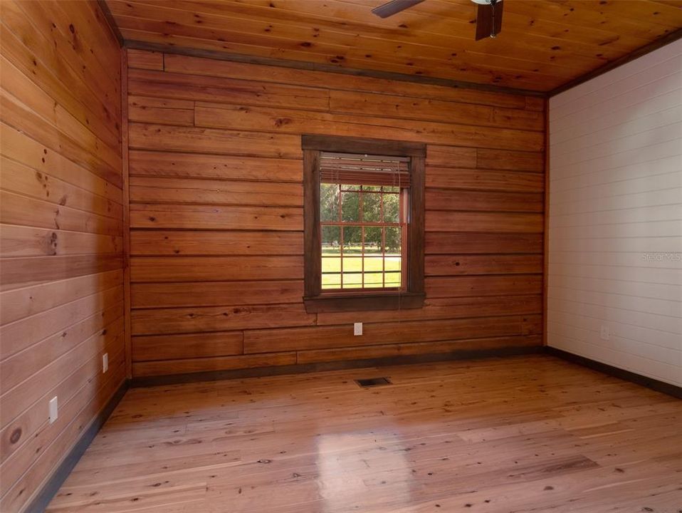 For Sale: $2,495,000 (3 beds, 3 baths, 2570 Square Feet)