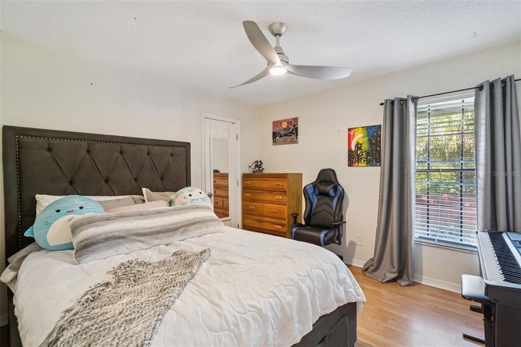 En Venta: $475,000 (4 camas, 2 baños, 2222 Pies cuadrados)