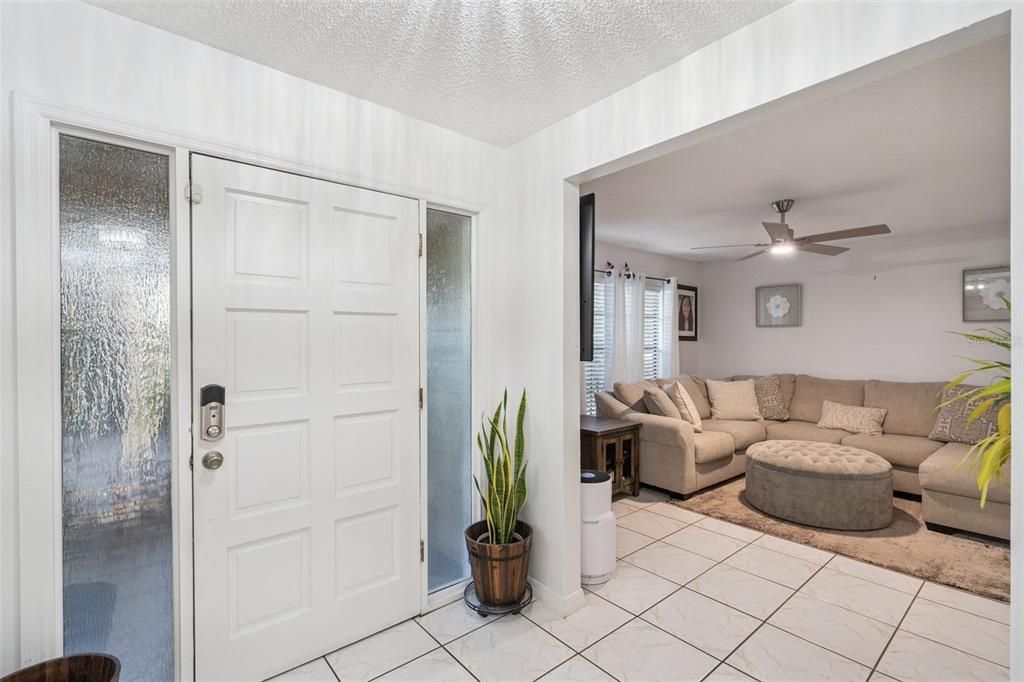 En Venta: $475,000 (4 camas, 2 baños, 2222 Pies cuadrados)