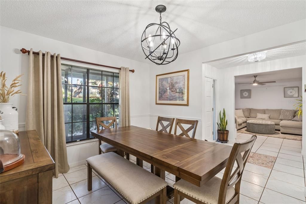 En Venta: $475,000 (4 camas, 2 baños, 2222 Pies cuadrados)