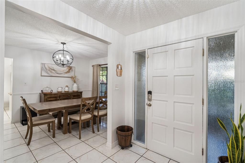 En Venta: $475,000 (4 camas, 2 baños, 2222 Pies cuadrados)