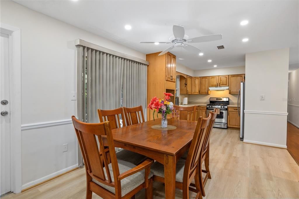 Activo con contrato: $160,000 (3 camas, 1 baños, 1098 Pies cuadrados)