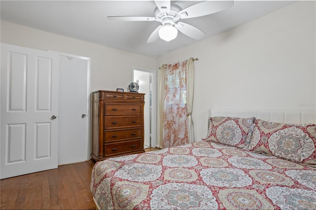 Activo con contrato: $160,000 (3 camas, 1 baños, 1098 Pies cuadrados)