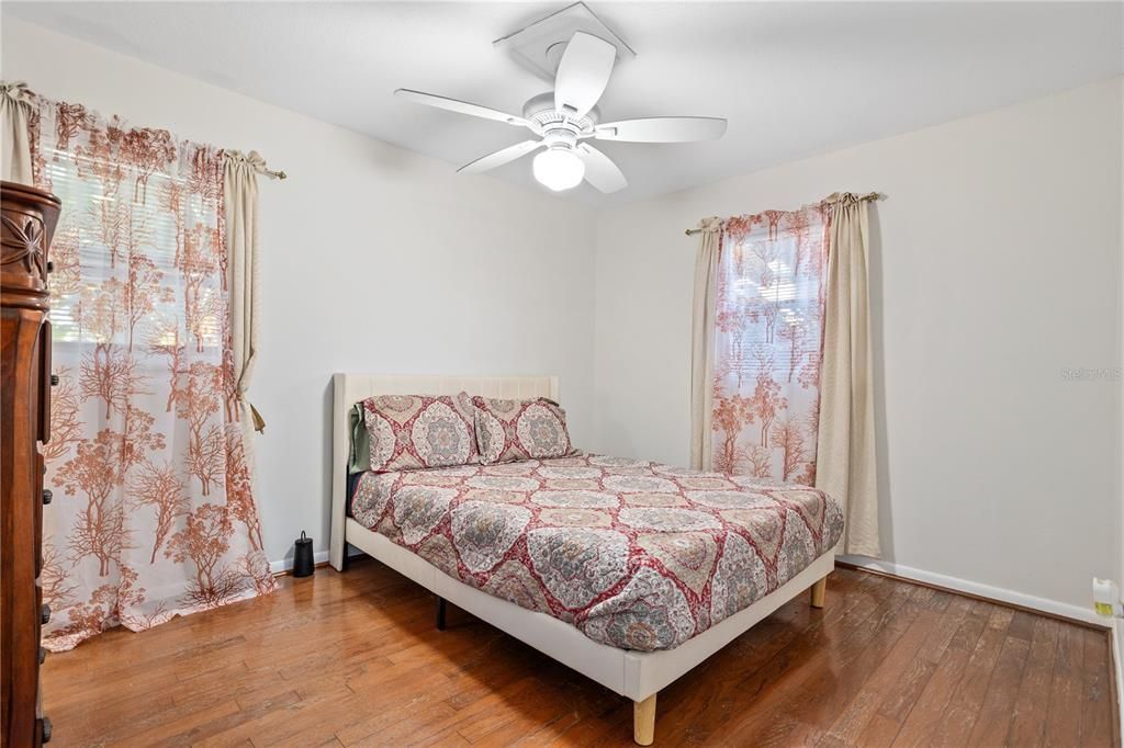 Activo con contrato: $160,000 (3 camas, 1 baños, 1098 Pies cuadrados)