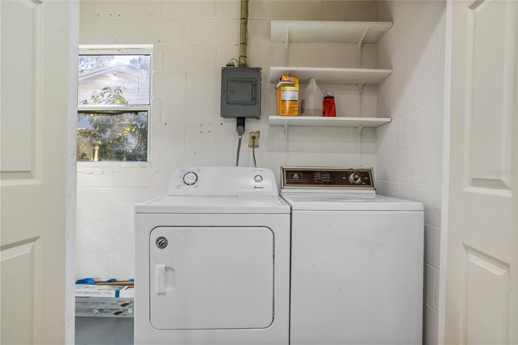 Activo con contrato: $160,000 (3 camas, 1 baños, 1098 Pies cuadrados)