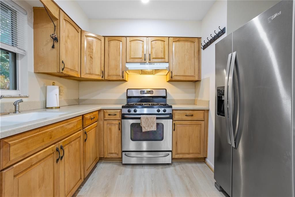 Activo con contrato: $160,000 (3 camas, 1 baños, 1098 Pies cuadrados)