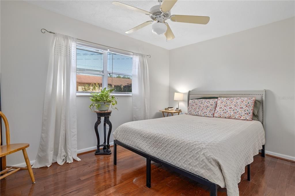 Activo con contrato: $160,000 (3 camas, 1 baños, 1098 Pies cuadrados)