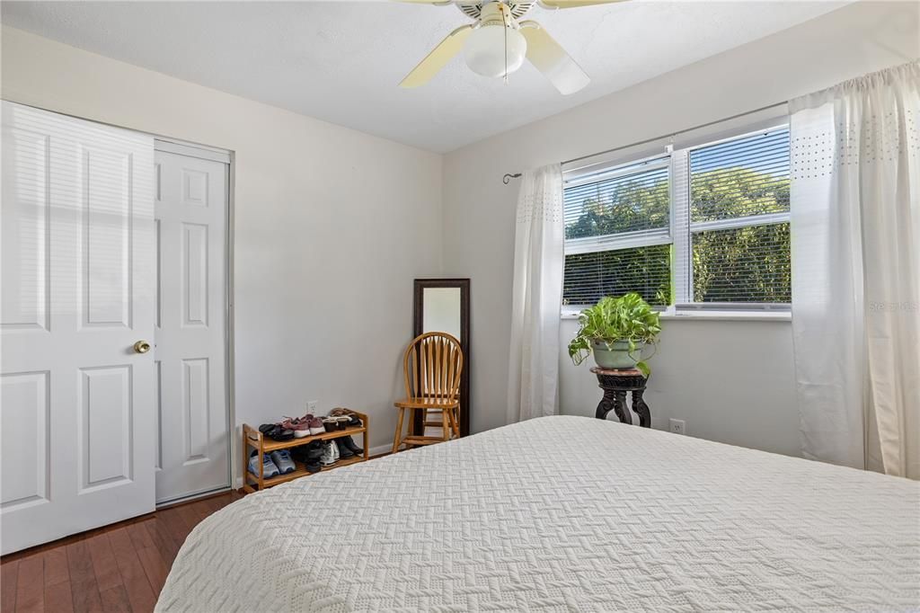 Activo con contrato: $160,000 (3 camas, 1 baños, 1098 Pies cuadrados)