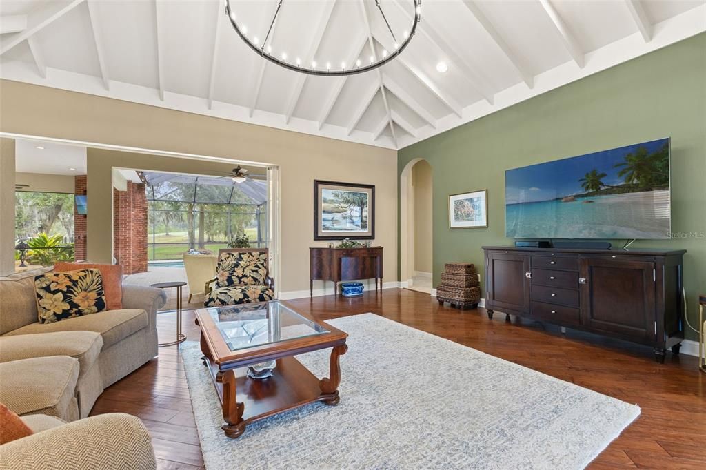 For Sale: $629,000 (3 beds, 3 baths, 2507 Square Feet)