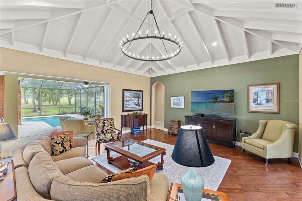 For Sale: $629,000 (3 beds, 3 baths, 2507 Square Feet)