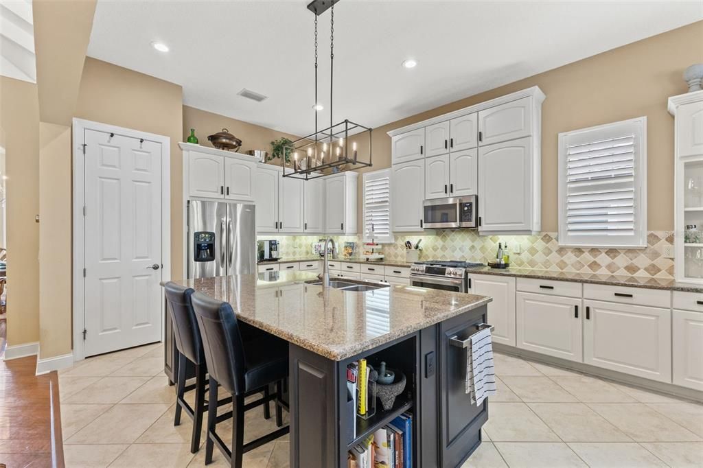 For Sale: $629,000 (3 beds, 3 baths, 2507 Square Feet)