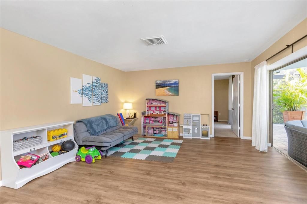 Active With Contract: $649,000 (3 beds, 2 baths, 2421 Square Feet)