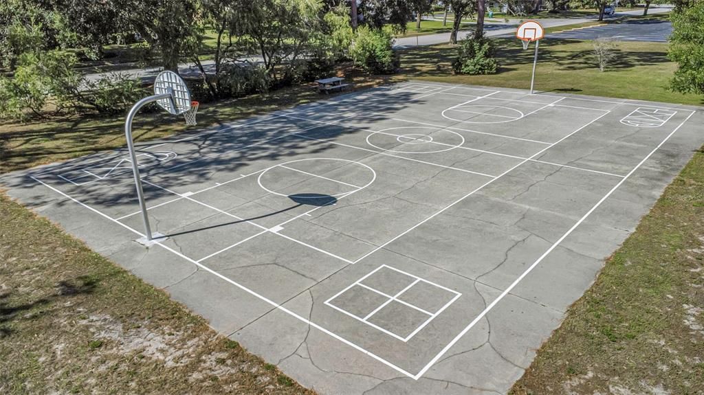 Active With Contract: $649,000 (3 beds, 2 baths, 2421 Square Feet)