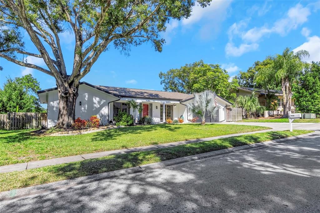 Active With Contract: $649,000 (3 beds, 2 baths, 2421 Square Feet)