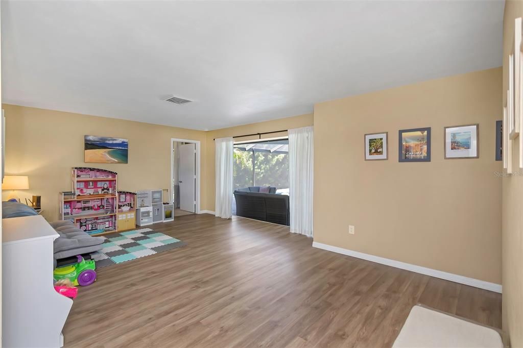 Active With Contract: $649,000 (3 beds, 2 baths, 2421 Square Feet)