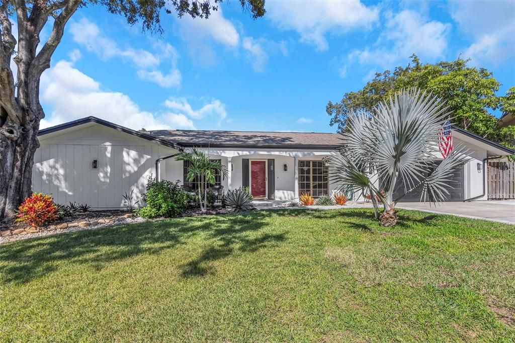 Active With Contract: $649,000 (3 beds, 2 baths, 2421 Square Feet)