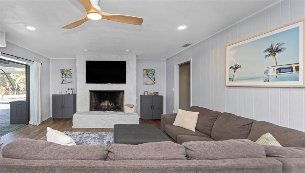 Active With Contract: $649,000 (3 beds, 2 baths, 2421 Square Feet)