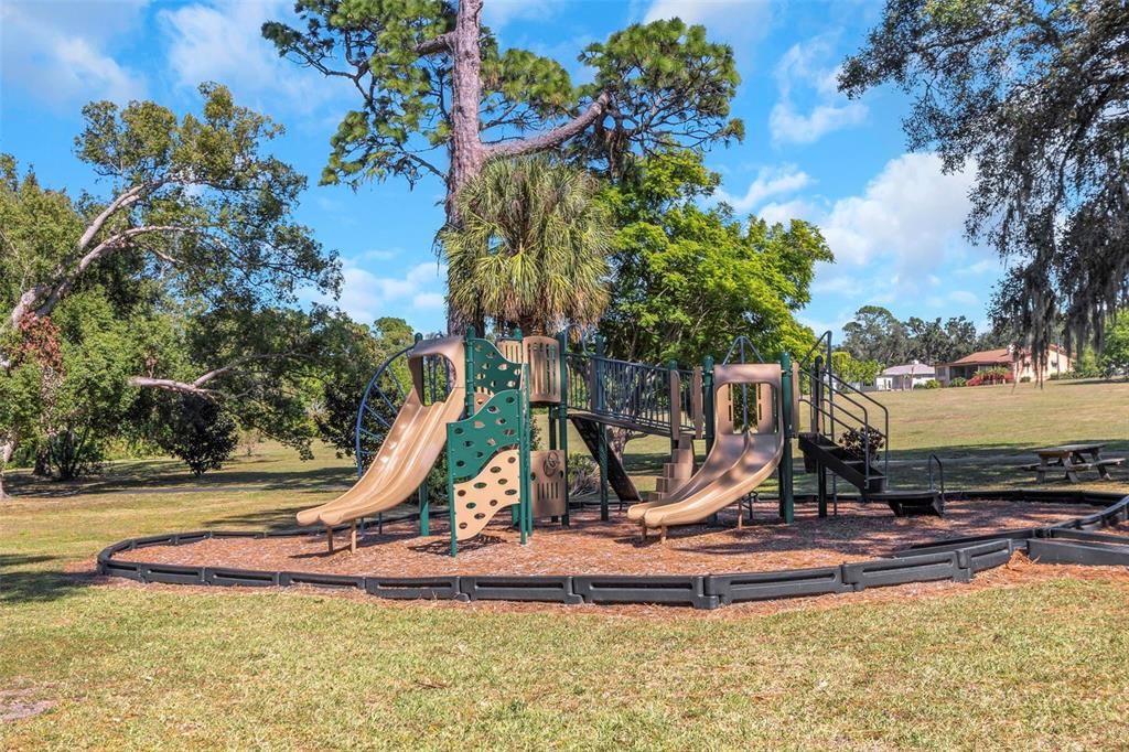 Active With Contract: $649,000 (3 beds, 2 baths, 2421 Square Feet)